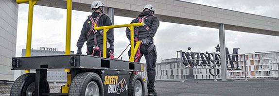 ABS SafetyBull Wagen und Zubehör zur Absturzsicherung auf Flachdach