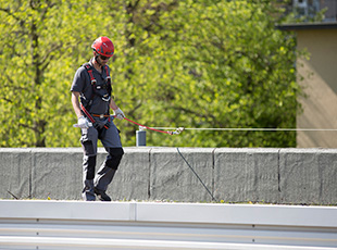 ABS Safety Seilsicherungssystem auf einem Flachdach